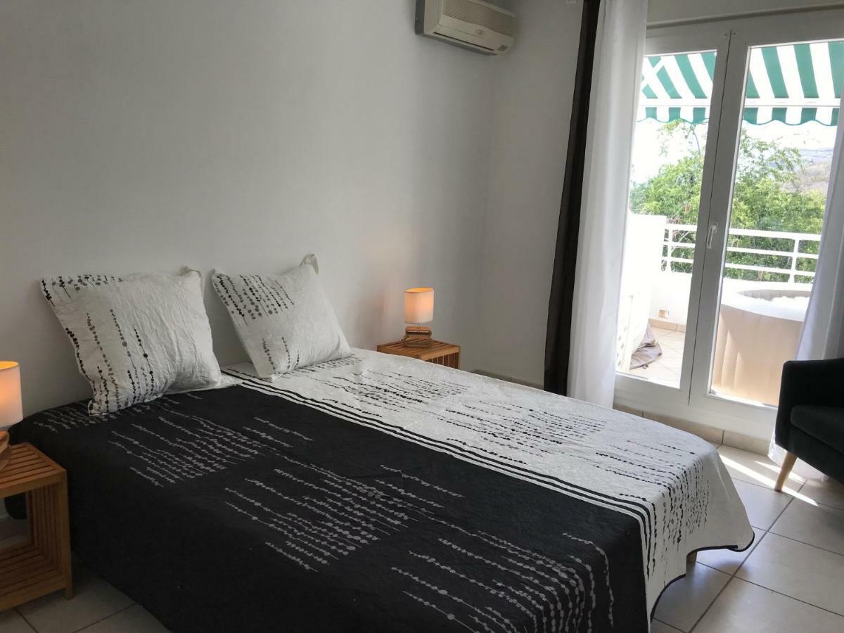 Meuble Homard Avec Jacuzzi Et Vue Mer Saint-Gilles-les Bains Exteriér fotografie