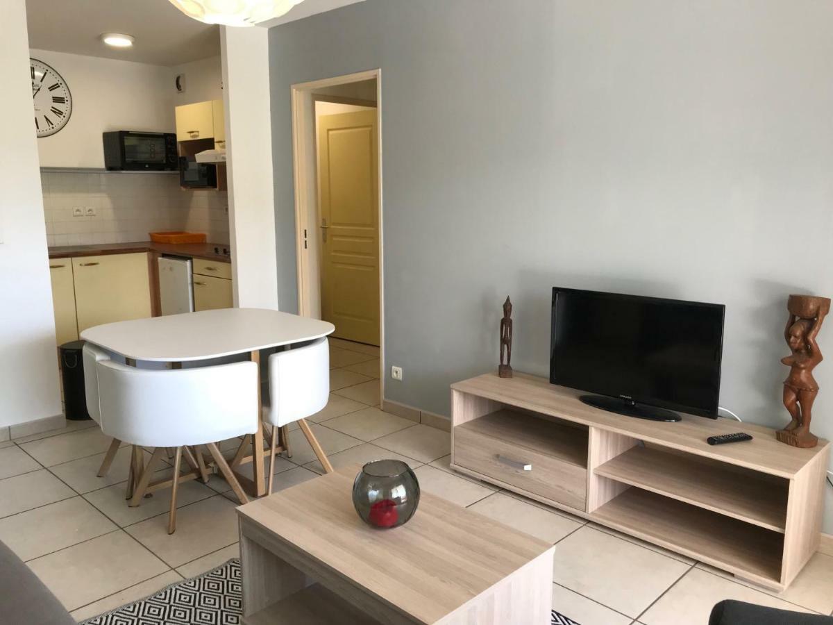 Meuble Homard Avec Jacuzzi Et Vue Mer Saint-Gilles-les Bains Exteriér fotografie